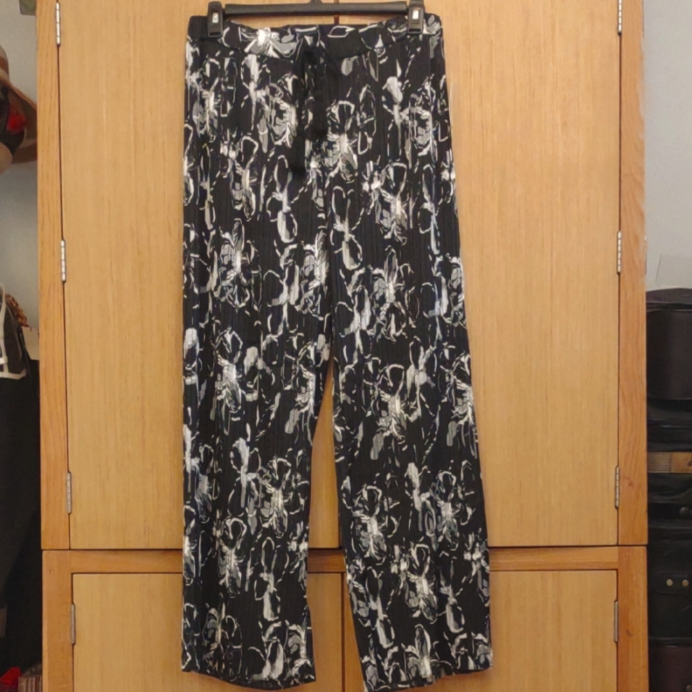 NWT Sunny Leigh SZ L "Callie" Black/White Floral Palazzo Pants
